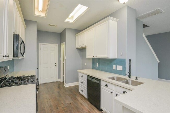 Building Photo - 8755 Thistlemoor Ln