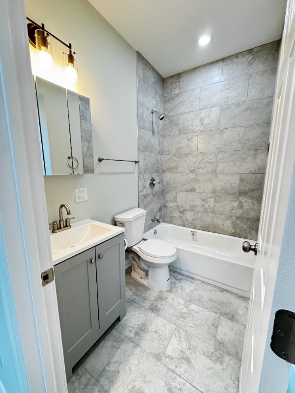 Building Photo - 6807 S Paulina St