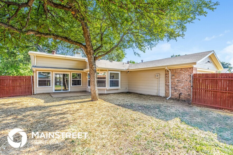 Building Photo - 1137 Wood Heights Dr