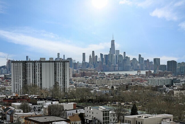 Building Photo - 500 Central Ave