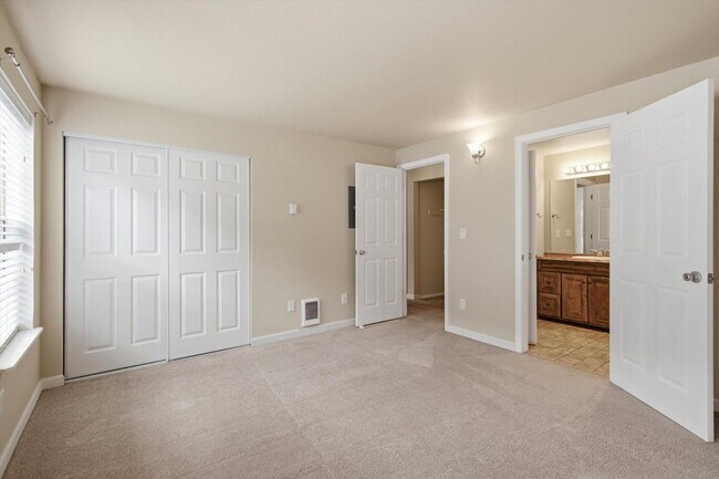 Building Photo - 16419 Spruce Way