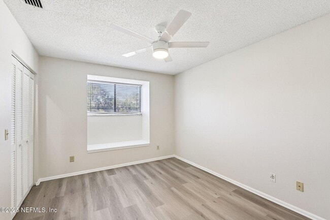 Building Photo - 144 La Pasada Cir W