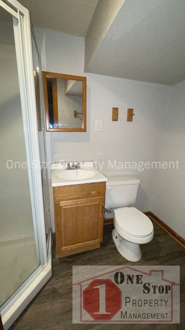 Building Photo - 2 Bedroom, 2 Bathroom Duplex in Raytown, MO