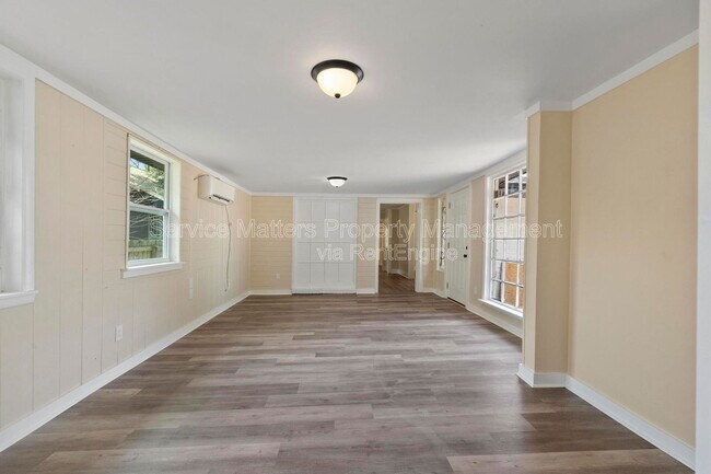 Building Photo - 1922 W Gregory St