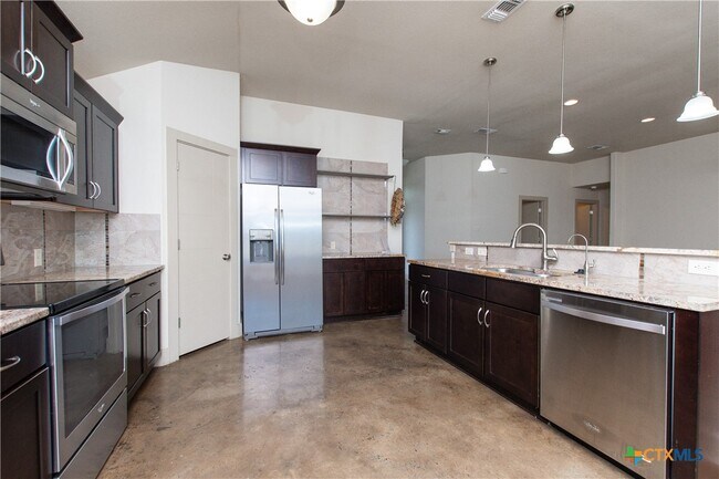 Building Photo - 7101 Andalucia Dr