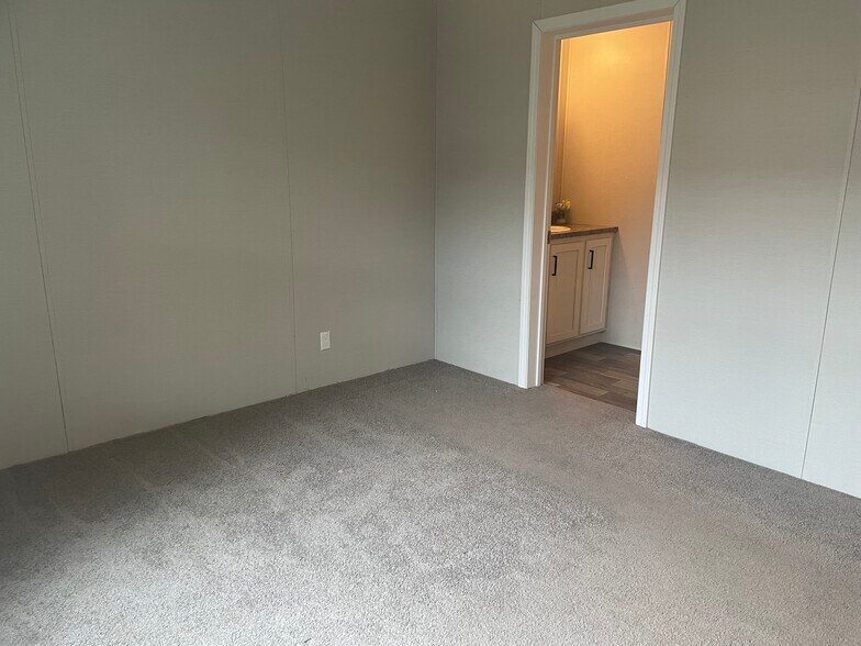 Building Photo - 867 Orchid Trail