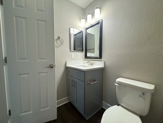 Building Photo - 2536 Woodgate Blvd