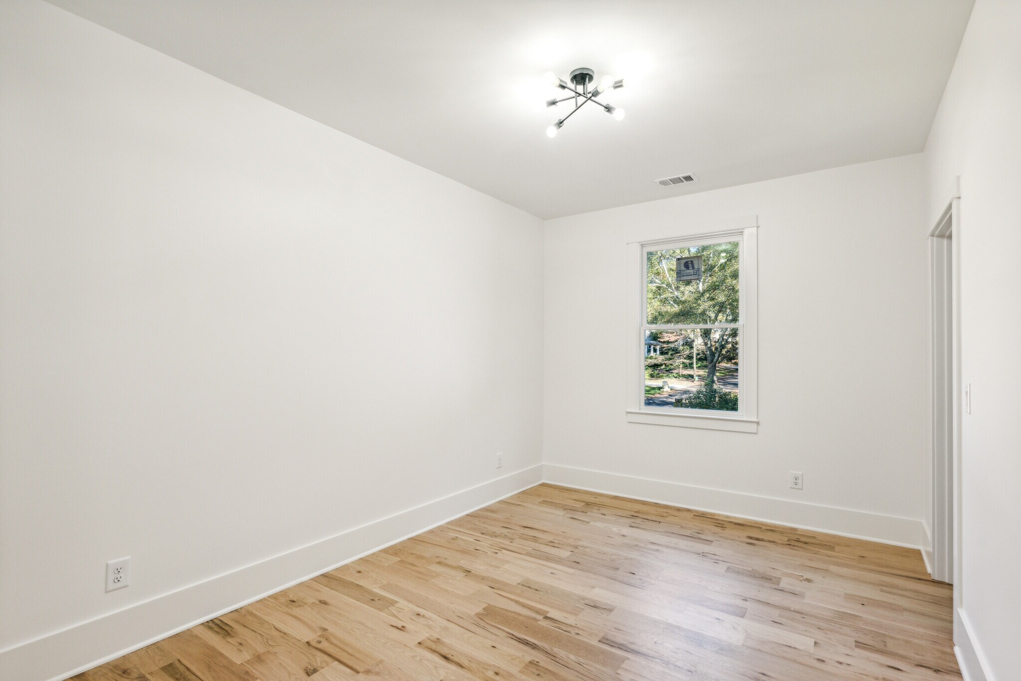 Building Photo - 2611 Charlesgate Ave