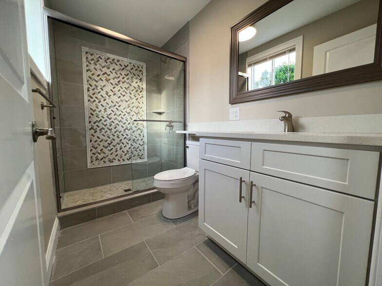 Building Photo - 324 Farrington St