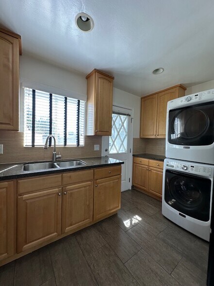 Kitchen-Laundry - 11216 Tiara St