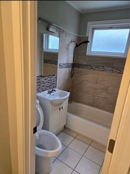 Bathroom - 42 Sauk Trl