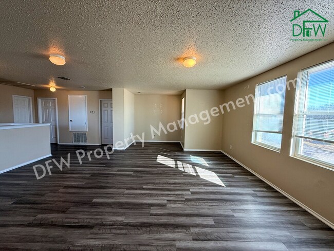 Building Photo - 2-Story 4 BR Home with Large Backyard & Game Room