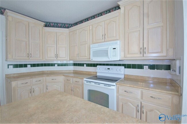 Building Photo - 209 Bridgeway Cir