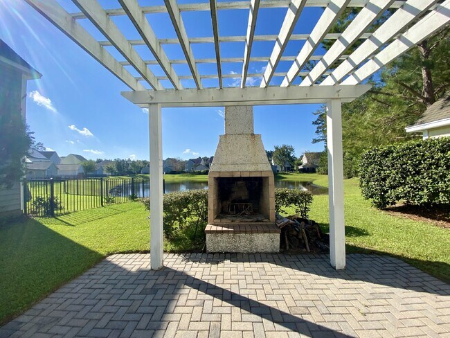 Building Photo - Charming Four-Bedroom Home in Bluffton wit...
