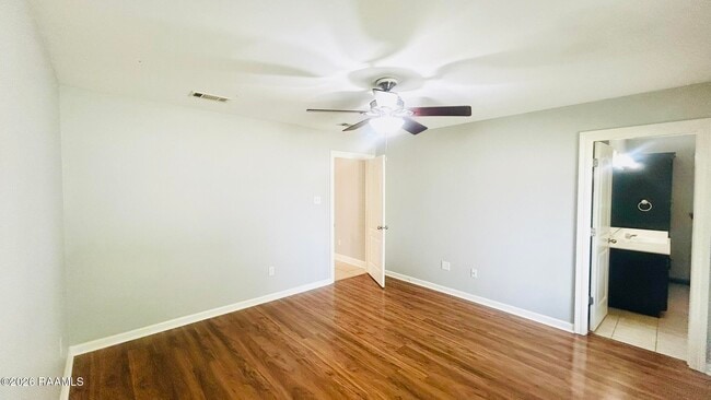 Building Photo - 18012 Woodhaven Dr