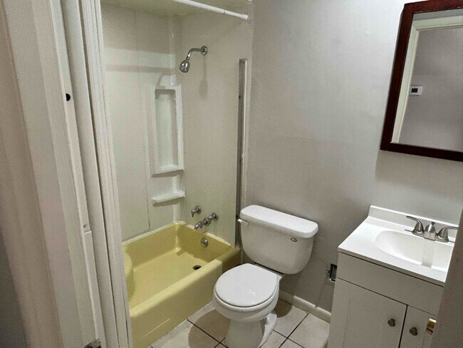 Building Photo - 1201 Old Cannons Ln