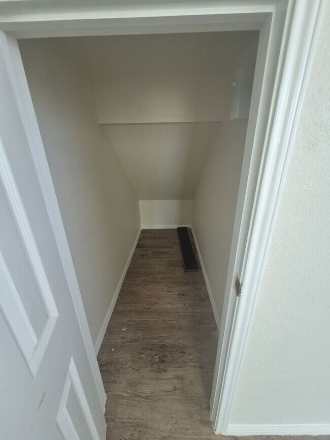Building Photo - Spacious 3 bd home in a wonderful community.