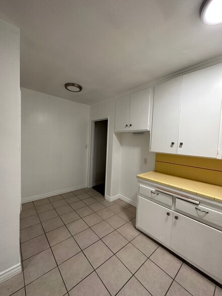 Building Photo - 10418 El Rancho Dr