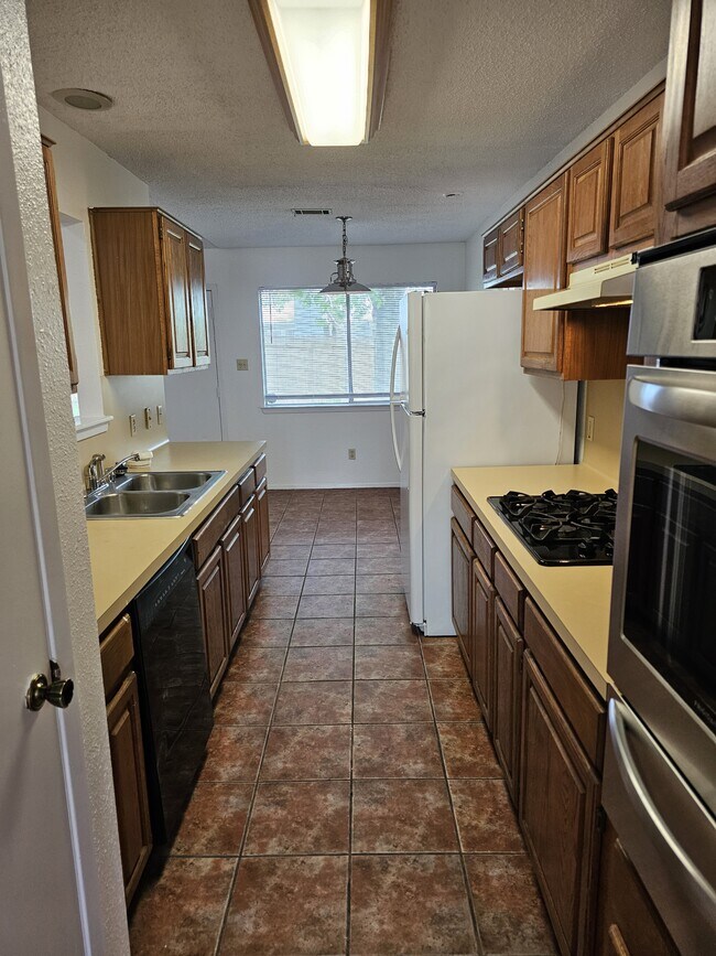 Building Photo - 12701 Europa Ln
