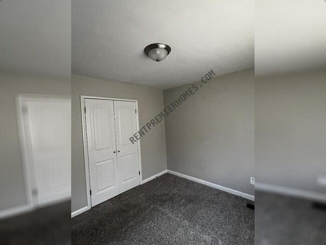 Building Photo - 5311 Allen St