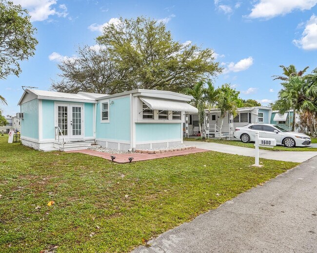 Building Photo - 1680 SW 84th Ave