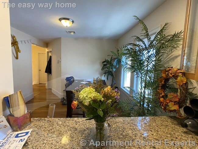 Building Photo - 80 Ten Hills Rd