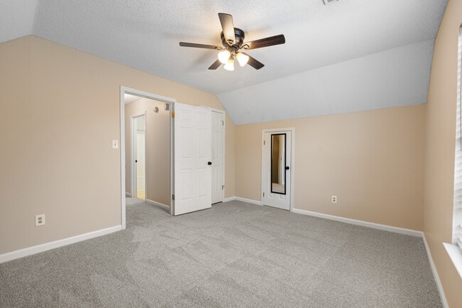 Building Photo - 6787 Chase Cove