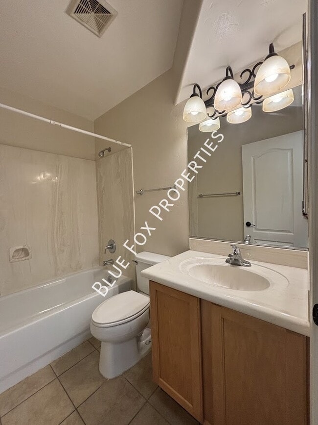 Building Photo - 322 N Hasman Dr