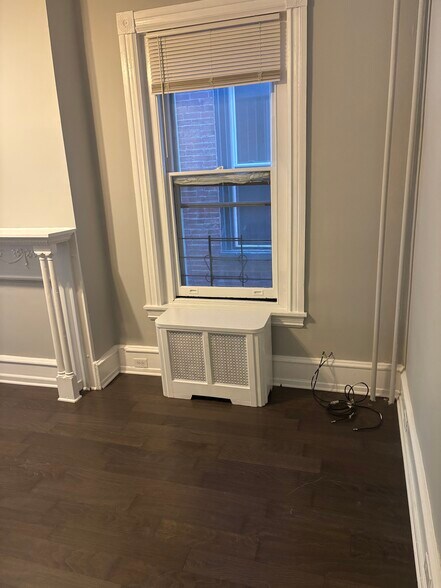 Building Photo - 216 Buckingham Pl