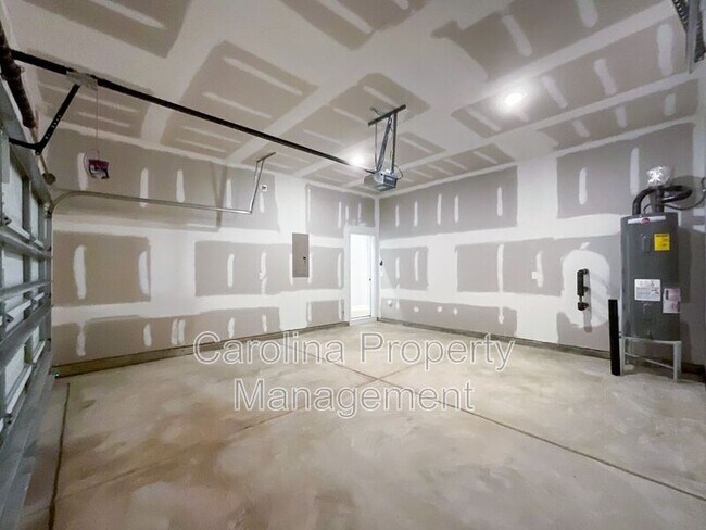 Building Photo - 8229 Houser St