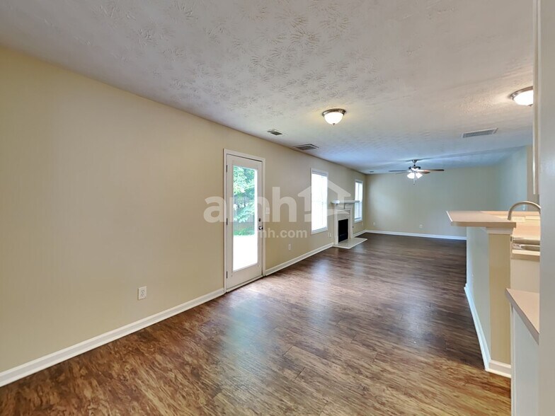 Building Photo - 2855 Wadley Ln