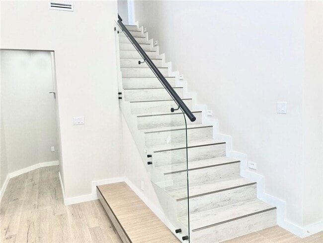 Building Photo - 22 Corales St