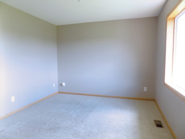 Building Photo - 9136 Goodrich Dr