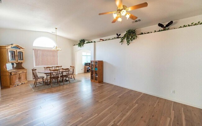 Building Photo - 2455 W Roby Ave