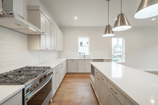 Building Photo - Perfect New Standalone 4 bed 4 bath Close to Greenville Ave & Henderson