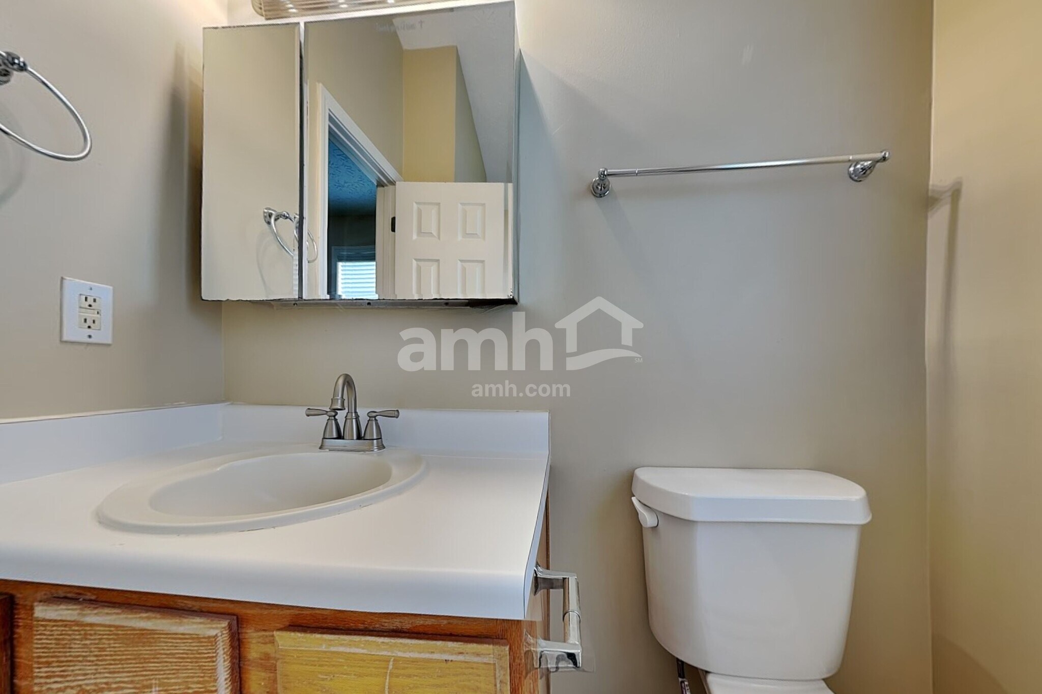 Building Photo - 2510 Baysridge Dr NW