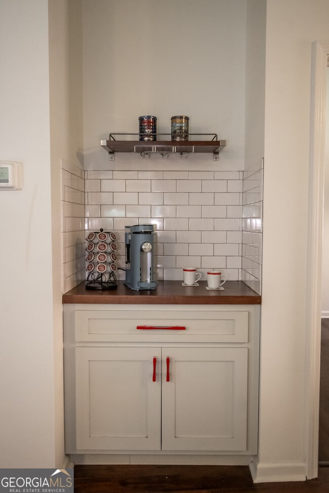 Building Photo - 269 N Hull St