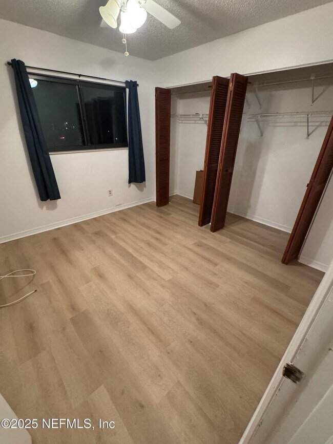 Building Photo - 85 Debarry Ave