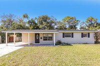 Building Photo - 4-Bedroom Home with Sunroom