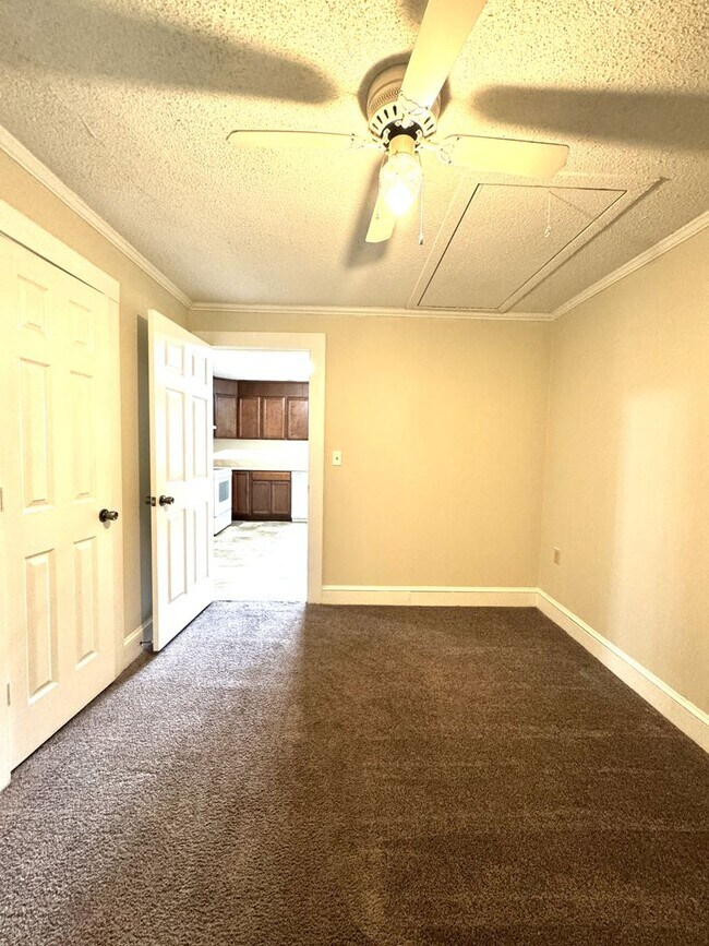 Building Photo - 1103 Onslow Pines Rd