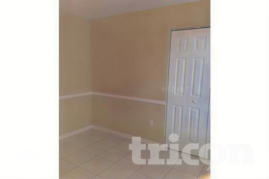 Building Photo - 925 Sandywood Dr