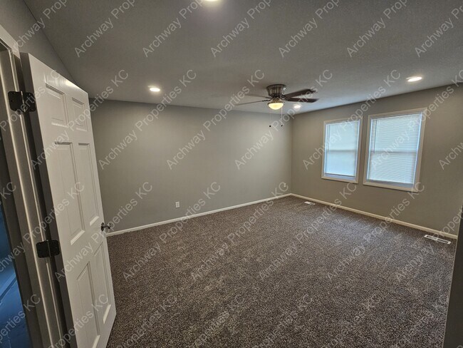 Building Photo - 13016 W 76th Terrace