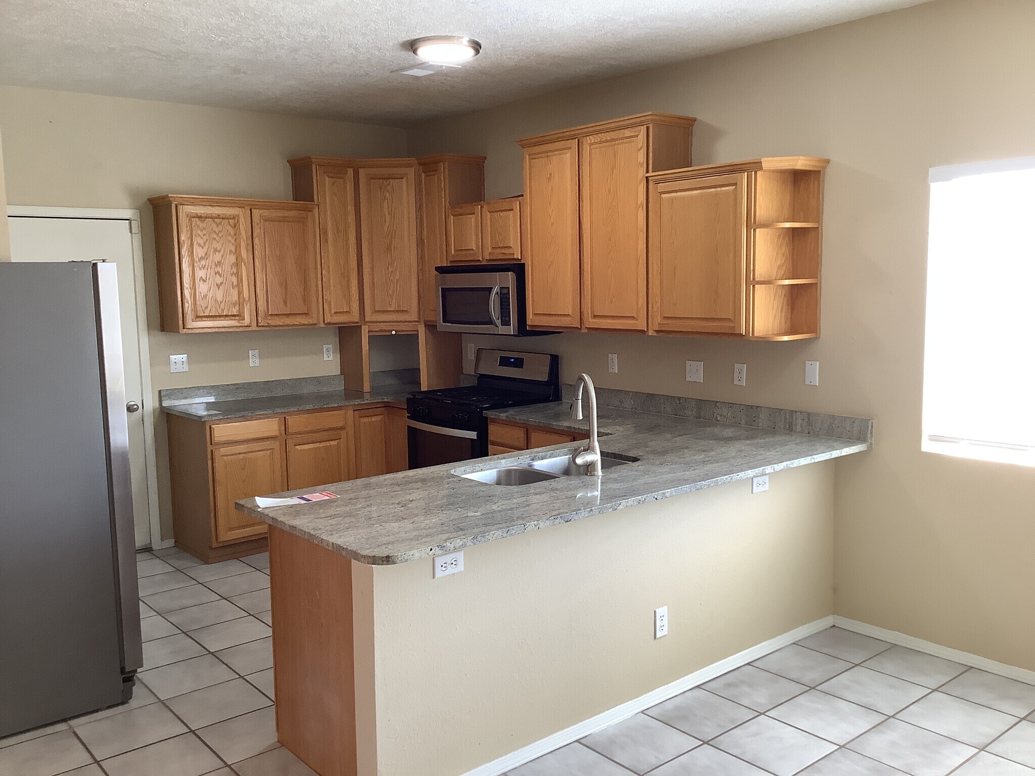 Building Photo - 6676 Augusta Hills Dr NE