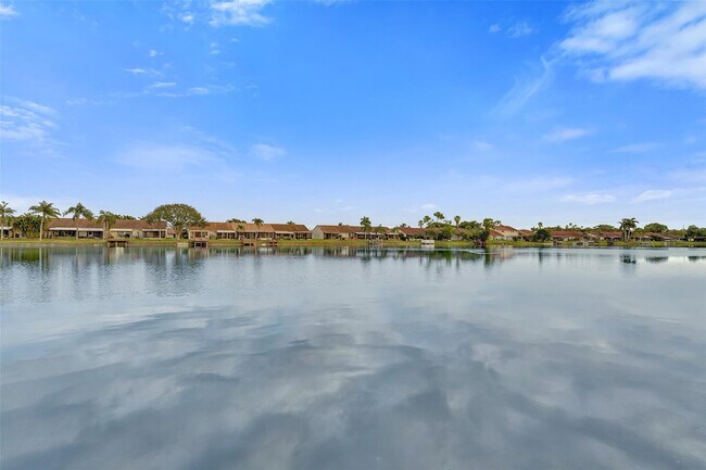 Building Photo - 5514 SW 28th Terrace