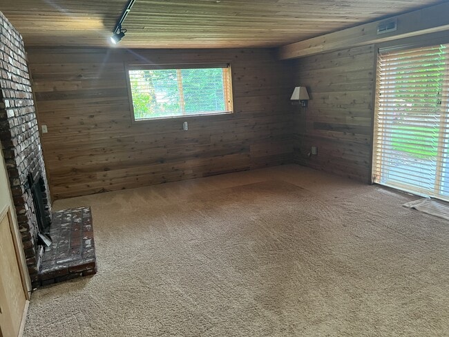 Building Photo - 11820 NW Marylee Ct