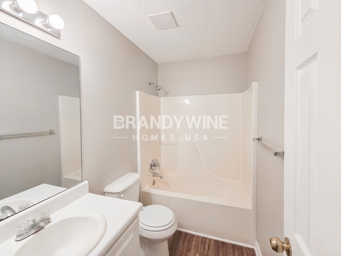 Building Photo - 2050 Tudor Dr