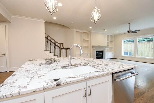 Building Photo - 810 Remington Glade Dr