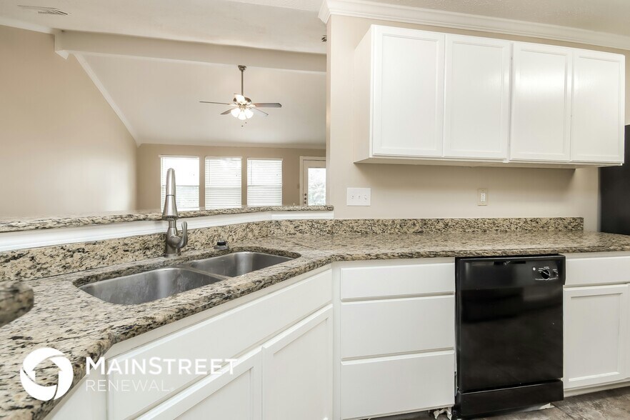Building Photo - 9046 Smokehollow Dr
