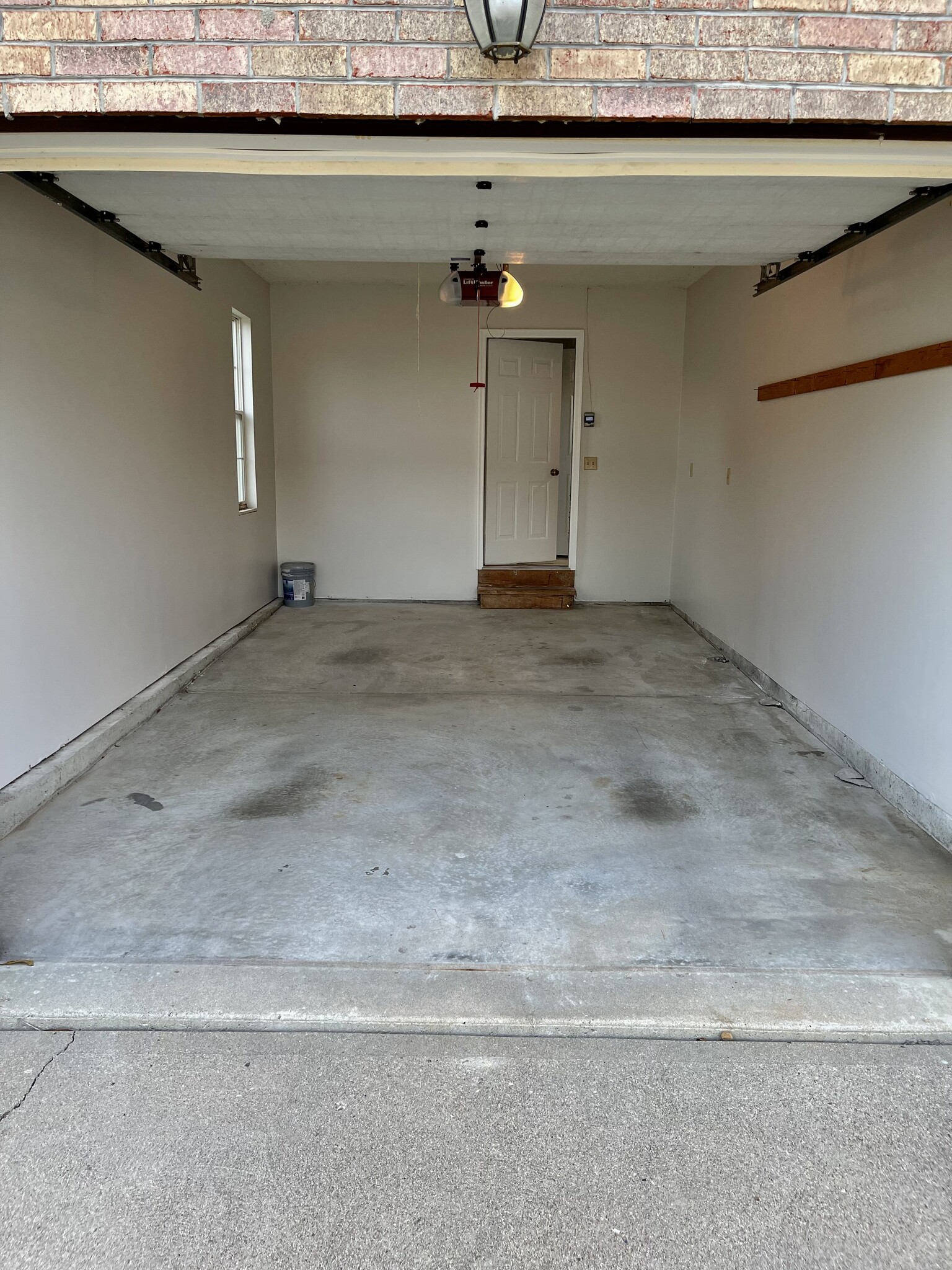 One Car Garage - 799 Tamarack Ct