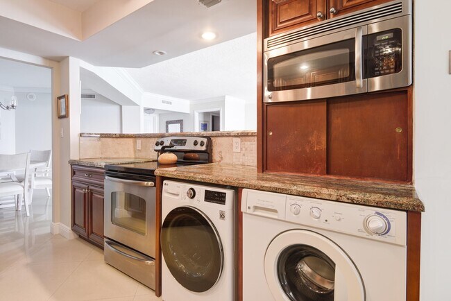 Building Photo - 500 S Ocean Blvd